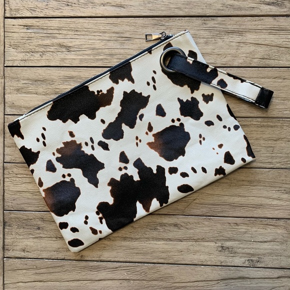 NWT! Cow print oversized everyday clutch - Picture 4 of 4